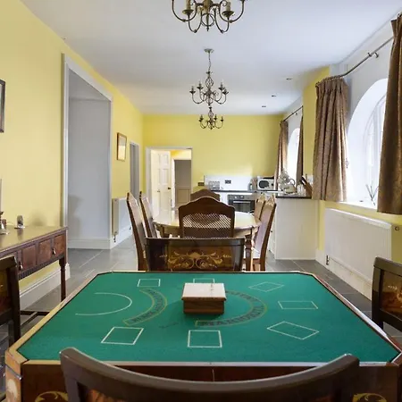 Catchfrench Manor *