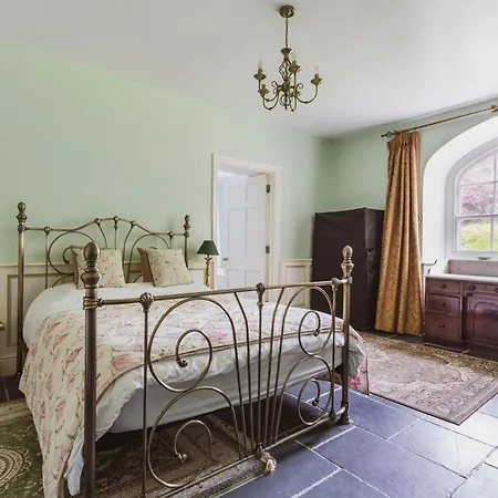 Catchfrench Manor