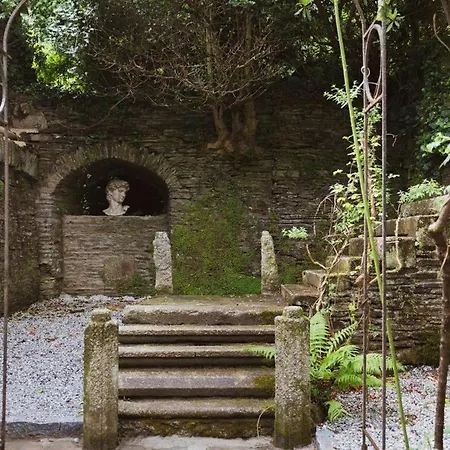 Willa Catchfrench Manor *