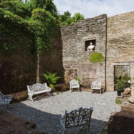 Catchfrench Manor *